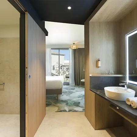 Sowell Arena Otel Nîmes